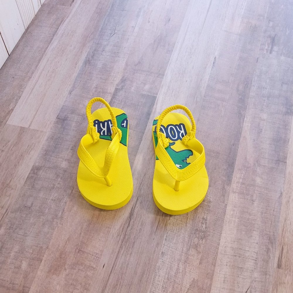 Cat & Jack Yellow Dinosaur Roar Lance Flip Flop Sandals Toddler Size 5/6